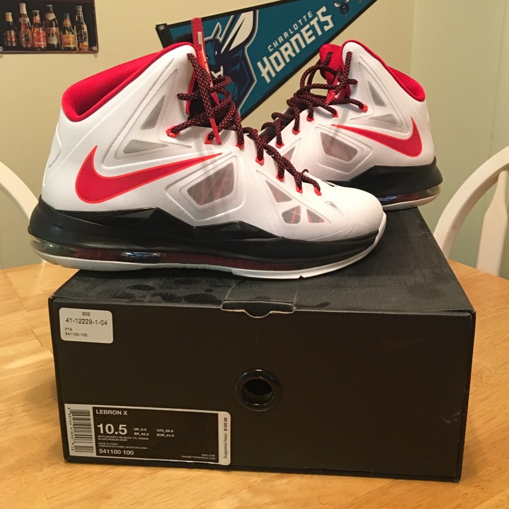 2013 Nike LeBron X “Heat Home” color way.